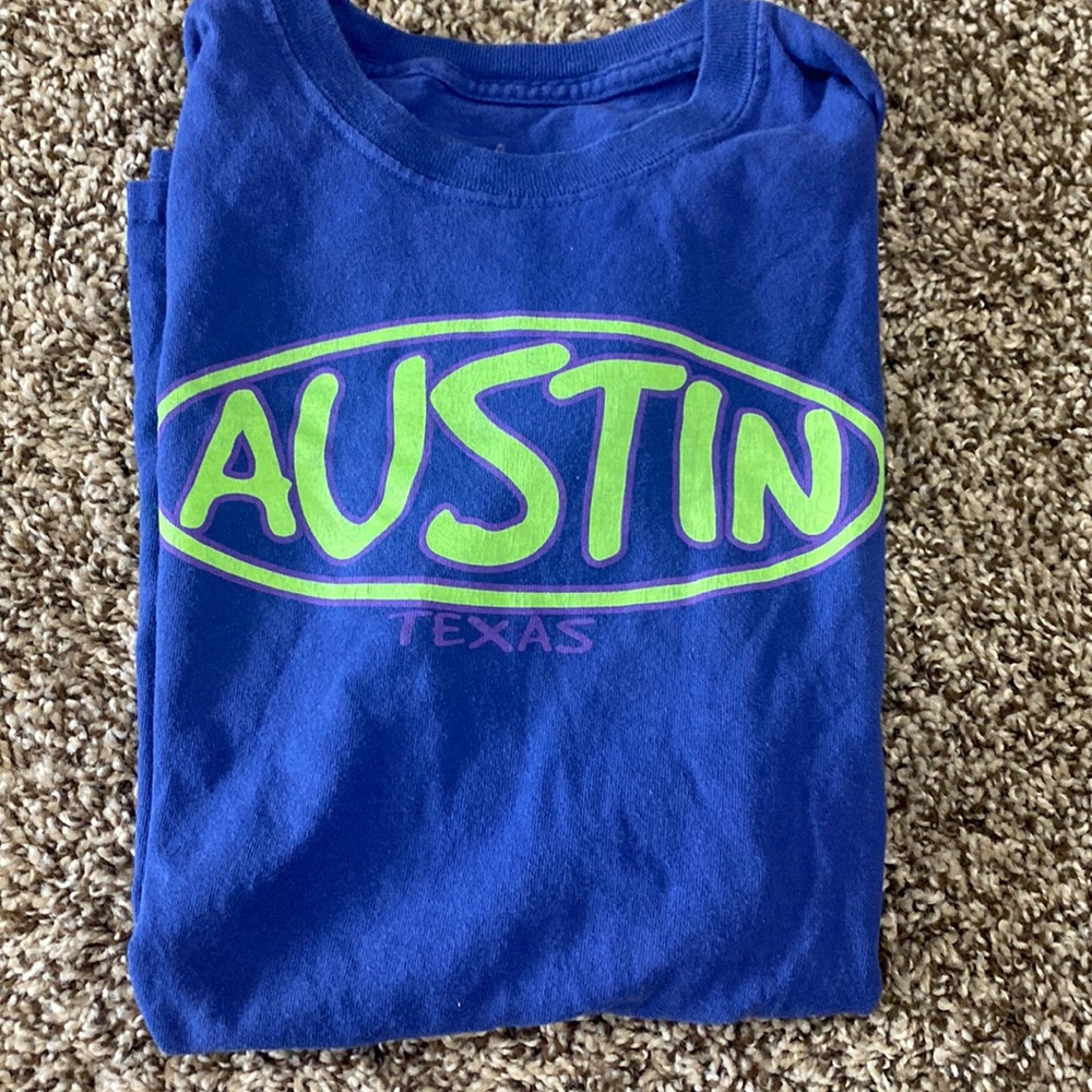 T-shirt size small